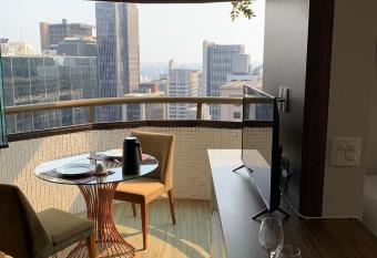 Flat Hotel Travel Paulista Wall Street - Delfhy has rooms with a private hot tub