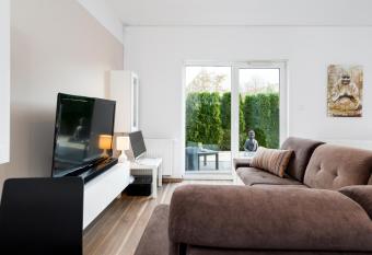 Apartment Kozielska z pi  knym ogrodem i tarasem has Balcony rooms