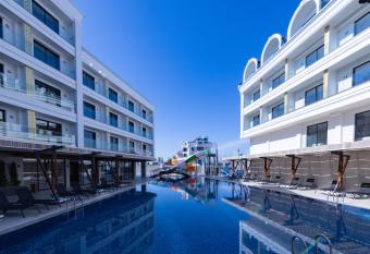 Belenli Resort Hotel has Balcony rooms