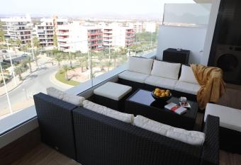 CLAUDIA I has Balcony rooms