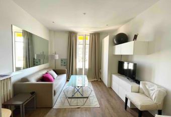 Cute comfortable apartment with Monaco & sea view has Balcony rooms