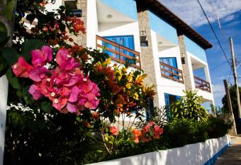 Pousada das Flores has Balcony rooms