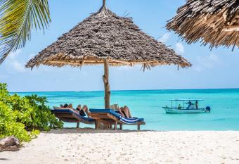 Pongwe Beach Hotel has Balcony rooms