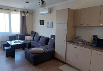 apartment Stara Zagora Ayazmoto allows 18 year olds to book a room
