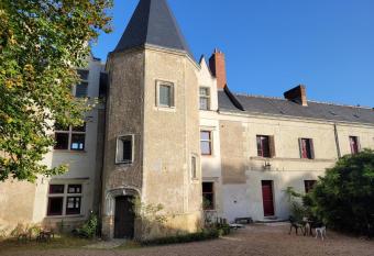 Castel Saint Laurent has Balcony rooms