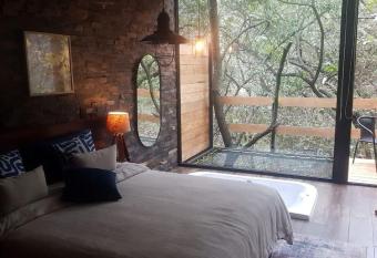 Loft Del Bosque Pinar de la Venta Zapopan has Balcony rooms