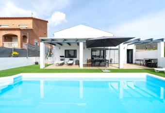 Sunflower home has Balcony rooms