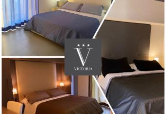 Victoria Hotel has Balcony rooms