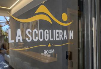 La Scogliera In has Balcony rooms