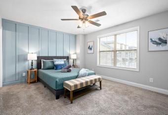 Peachers Place Townhomes (1000 Henry Place Blvd, #801) Close to Ft. Campbell allows 18 year olds to book a room