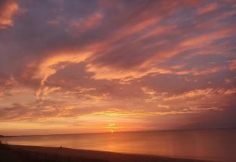 Large townhouse direct access to beautiful beach has Balcony rooms