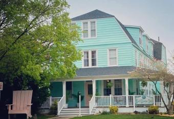 Saltwater Inn has Balcony rooms