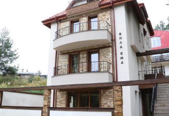 Villa Ema has Balcony rooms