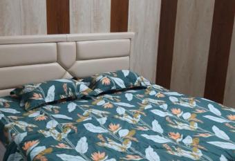 Preet Home Stay has Balcony rooms