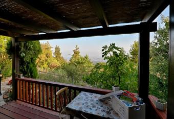 Gan-Hamlachim allows 18 year olds to book a room