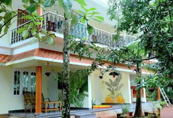 Aryavilla Heritage has Balcony rooms