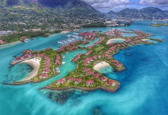 Eden Island Luxury Accommodation has Balcony rooms