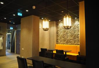 Blossoms City Hotel allows 18 year olds to book a room