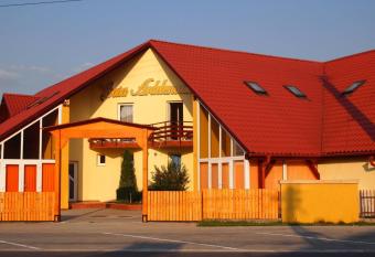 Casa Ardeleneasca allows 18 year olds to book a room