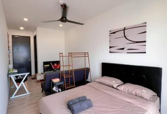 2PX Studio @ Emporis Near Segi Uni, MRT KotaDamansara, IKEA, 1Utama & Tropicana Garden Mall has Balcony rooms