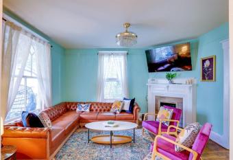 Forsyth Park Fun - Family-Friendly Haven in Savannah has Balcony rooms