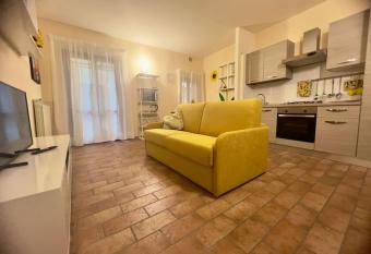 Appartamento Il Girasole has Balcony rooms