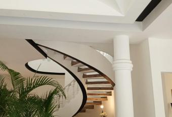 Habitaci  n con balc  n en una Mansi  n has Balcony rooms