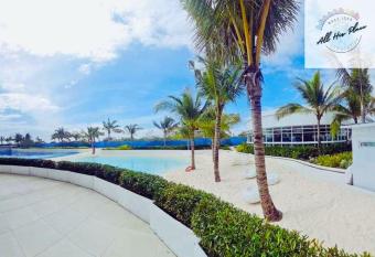 All His Place Staycation - Azure North Residences has Balcony rooms