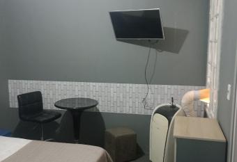 Hotel rest allows 18 year olds to book a room