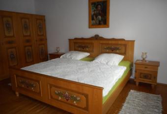 Slov  ck   chalupa has Balcony rooms