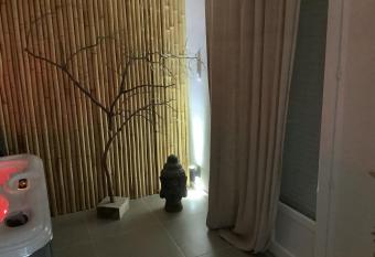 Le carpe noctem allows 18 year olds to book a room