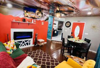 TIGER'S PLACE has Balcony rooms