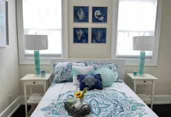 Downtown Nassau Oasis Unit 1 allows 18 year olds to book a room