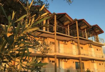 Bay Holiday Hotel & Spa has Balcony rooms