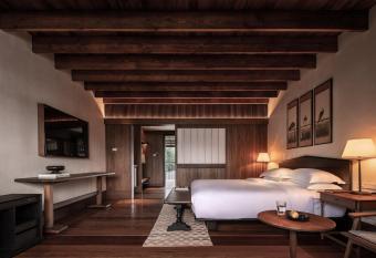 Anyu Hotel Hangzhou has Balcony rooms