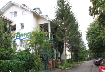 Dom Wypoczynkowy Anna allows 18 year olds to book a room