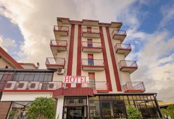 HOTEL 1+1 di C.Costabile & f.lli has Balcony rooms