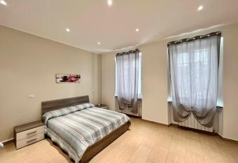 Palazzo Proietti 6 allows 18 year olds to book a room