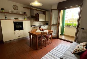 NOALE HOUSE has Balcony rooms