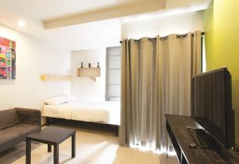 Varrzon Residence Srinakarin 56 has Balcony rooms