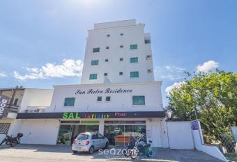 SPT - Studios Convenientes em Blumenau/SC allows 18 year olds to book a room