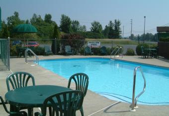 McIntosh Country Inn & Conference Centre allows 18 year olds to book a room