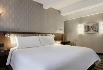 Hotel Edison Times Square has Balcony rooms