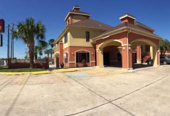 La Copa Inn Brownsville allows 18 year olds to book a room