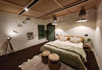 Mudhouse Bir has Balcony rooms