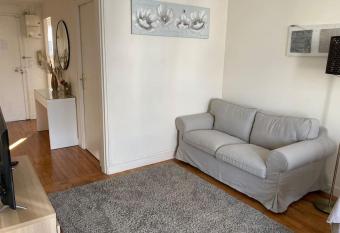 Appartement entier de 2 pi  ces avec lit King size has Balcony rooms