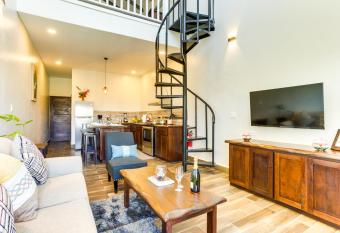 Louis  Apartments allows 18 year olds to book a room