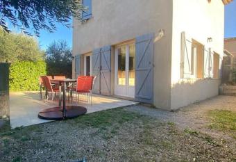 Le gite du defend has Balcony rooms