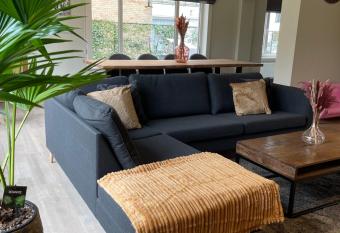 Grote vakantiewoning nabij Brugge! has Balcony rooms