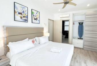 4pax Harbour Front Hotel Style allows 18 year olds to book a room